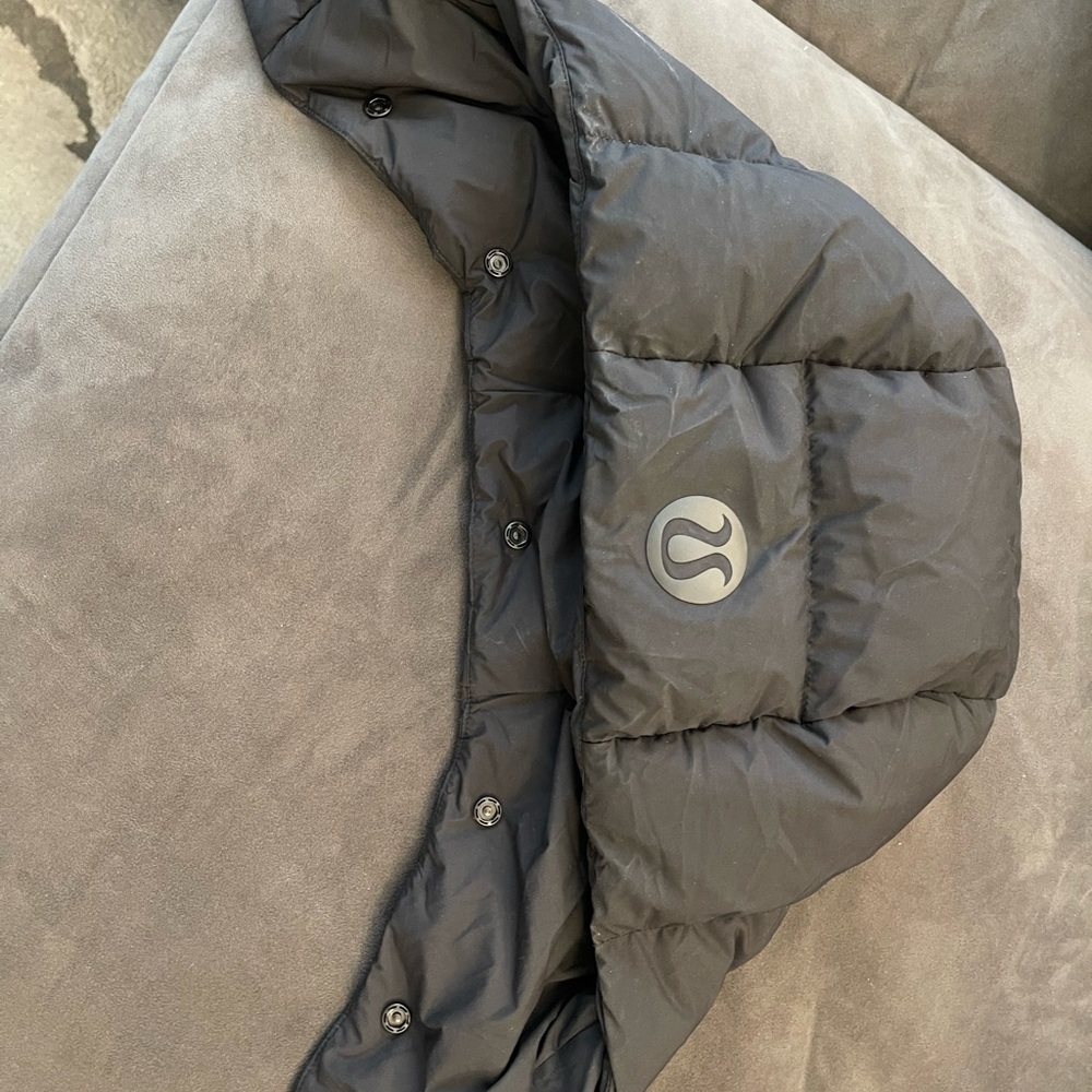 Selling lululemon detachable hood only